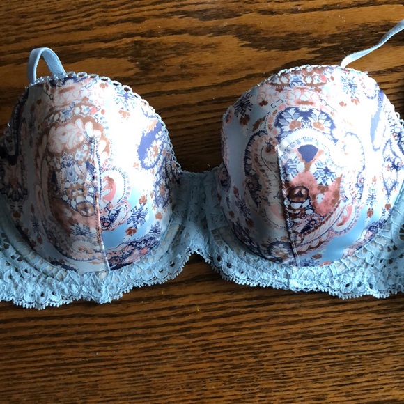 Victoria's Secret Other - Demi style bra